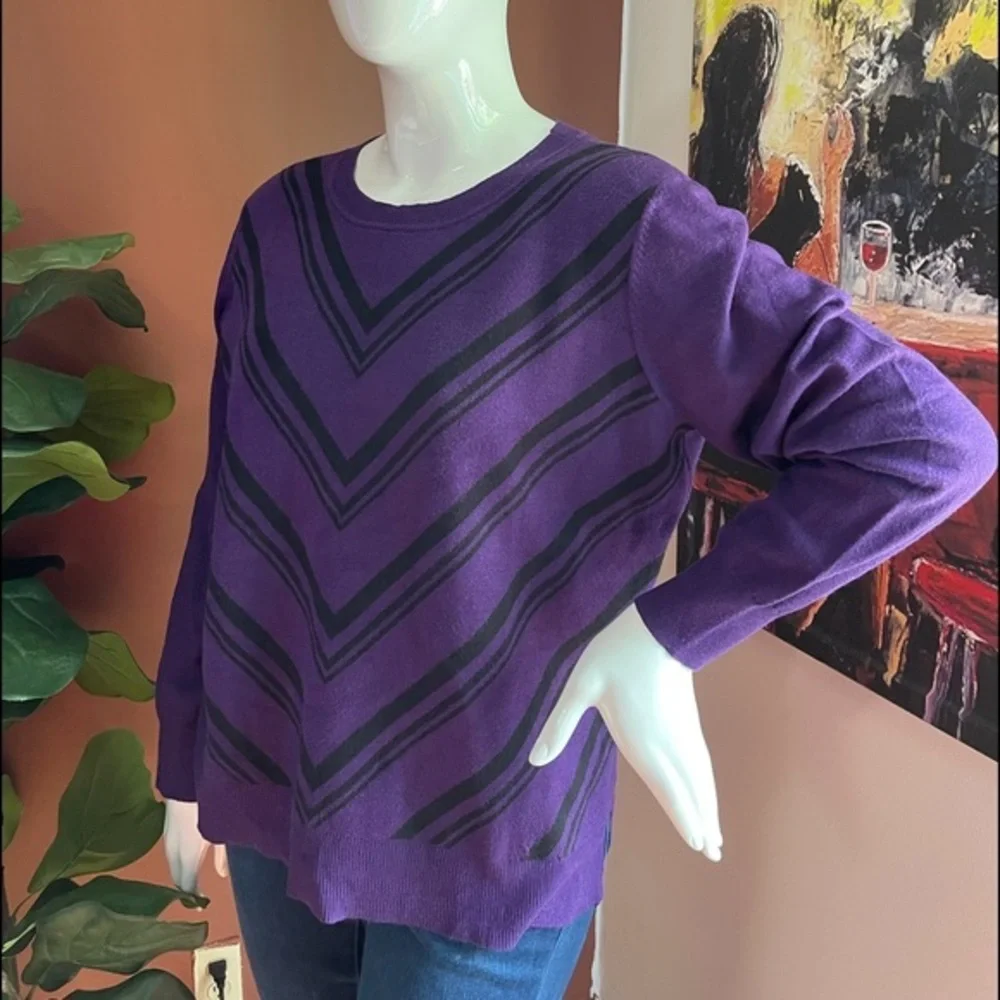 ⭐️Liz‎ Claiborne Womens Crew Neck Long Sleeve Pullover Sweater purple chevr